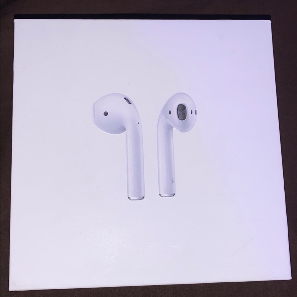 Airpods 2nd Generation With Wireless Charging Case